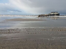 Holiday Apartment Beach View