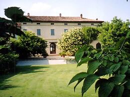 Stagno Lombardo Garden Flat