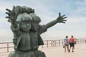 Cosy Studio With Sleeping Area and sea View
