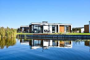 Luxury Waterfront Escape