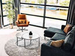 Luxury Waterfront Escape