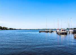 Luxury Waterfront Escape