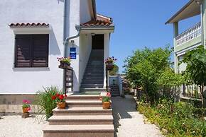 Maja Apt 1 Comfortable Holiday Residence