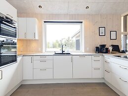 5 Star Holiday Home in Vaeggerlose