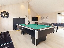 5 Star Holiday Home in Vaeggerlose