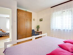 Apartment With Balcony and sea View