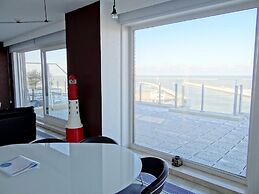 Seaside Serenity Apartment