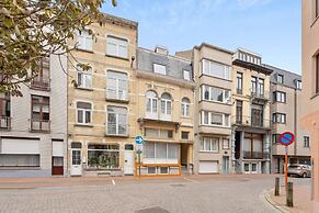 Spacious Seafront Apartment
