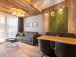 Modern Holiday Apartment With Balcony