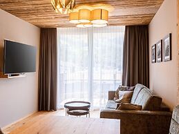 Modern Holiday Apartment With Balcony