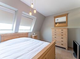 Bright Coastal Stay in Bredene