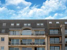 Bright Coastal Stay in Bredene