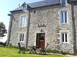 Golden Light Cottage Escape