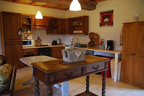 Golden Light Cottage Escape