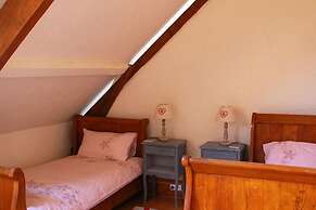 Golden Light Cottage Escape