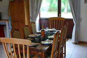 Golden Light Cottage Escape
