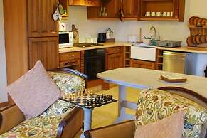 Golden Light Cottage Escape