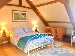 Golden Light Cottage Escape