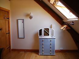 Golden Light Cottage Escape