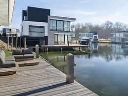 Waterfront Holiday Home in Arnemuiden