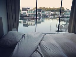 Waterfront Holiday Home in Arnemuiden