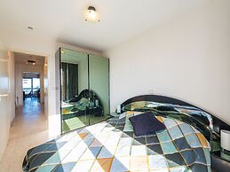 Apartment on the 4th Floor With Garage