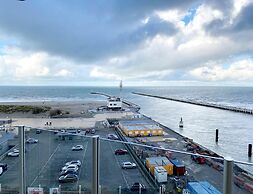 Beachside Stay With Views
