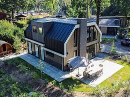 Family Villa in Forest Park