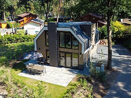 Family Villa in Forest Park
