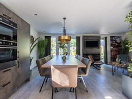 Family Villa in Forest Park