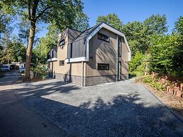 Family Villa in Forest Park