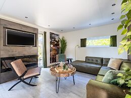 Family Villa in Forest Park
