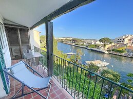 Air-conditioned Apartment Near Beach