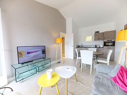 Air-conditioned Apartment Near Beach