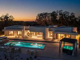 No Title Comfortable Holiday Residence