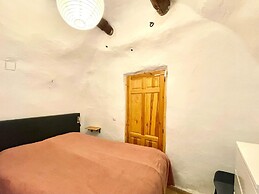Cave House in Cullar Near Historic Centre