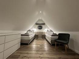 Eiderhuus Modern Retreat