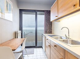 Apartment With a Beautiful Terrace and sea View