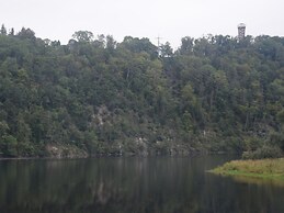 Lakeside Family Escape