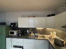Place to Be Modern Retreat