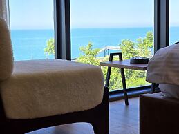 Ayatoure Hotel