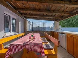 Georgine Comfortable Holiday Residence