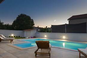 Georgine Comfortable Holiday Residence