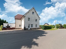 Family Villa Near Lake