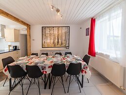Family Villa Near Lake