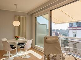 Balcony Views & Comfort