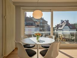 Balcony Views & Comfort
