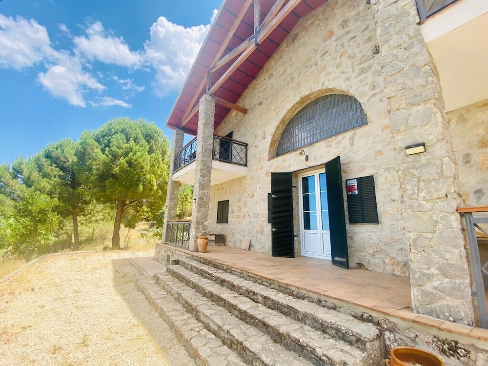 Belvilla by OYO Villa El Refugio