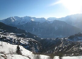 Apartment in Eclose With Mountain Views