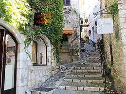 Nice Apartment on the Cote D'azur